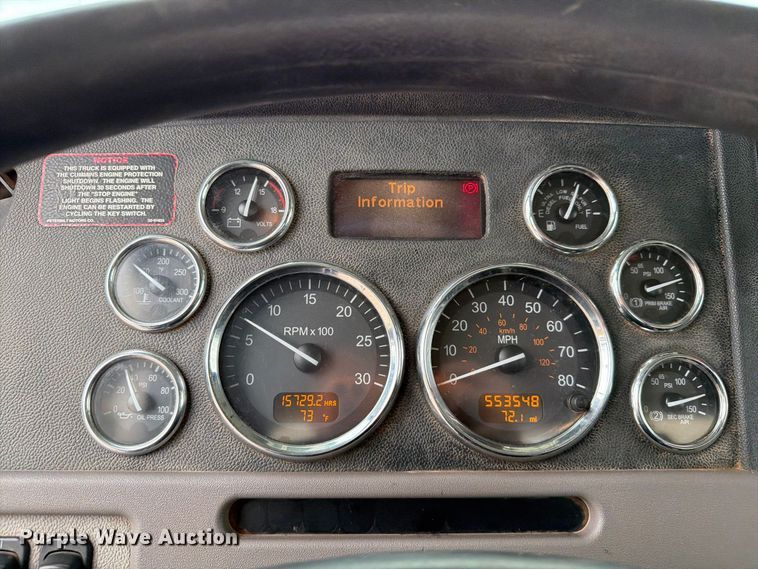 image for item EW8990 2015 Peterbilt 389 semi truck