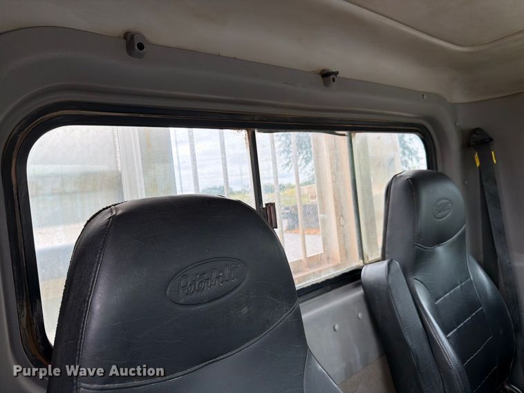 image for item EW8990 2015 Peterbilt 389 semi truck