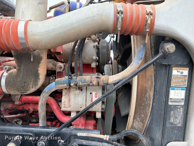 image for item EW8990 2015 Peterbilt 389 semi truck