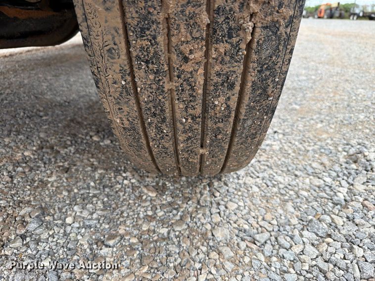 image for item EW8990 2015 Peterbilt 389 semi truck