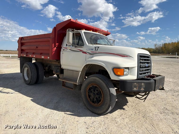 image for item EX1054 1995 Ford F800 dump truck
