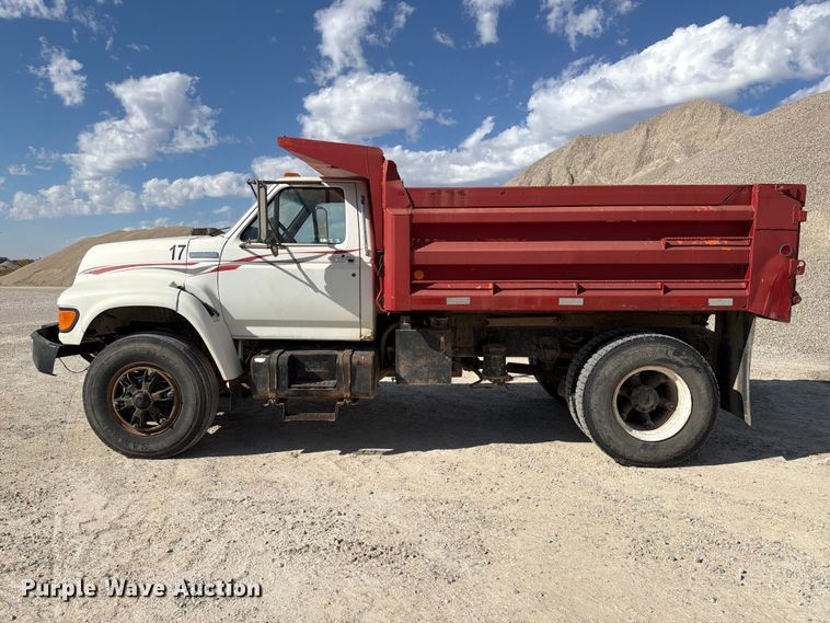 image for item EX1054 1995 Ford F800 dump truck