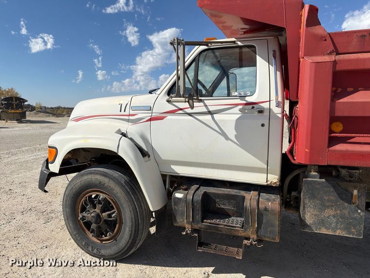 image for item EX1054 1995 Ford F800 dump truck