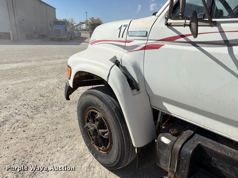 image for item EX1054 1995 Ford F800 dump truck