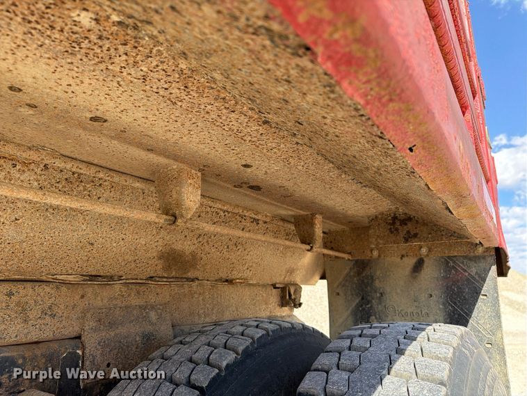 image for item EX1054 1995 Ford F800 dump truck
