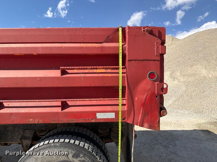 image for item EX1054 1995 Ford F800 dump truck
