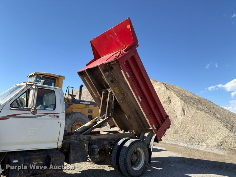 image for item EX1054 1995 Ford F800 dump truck