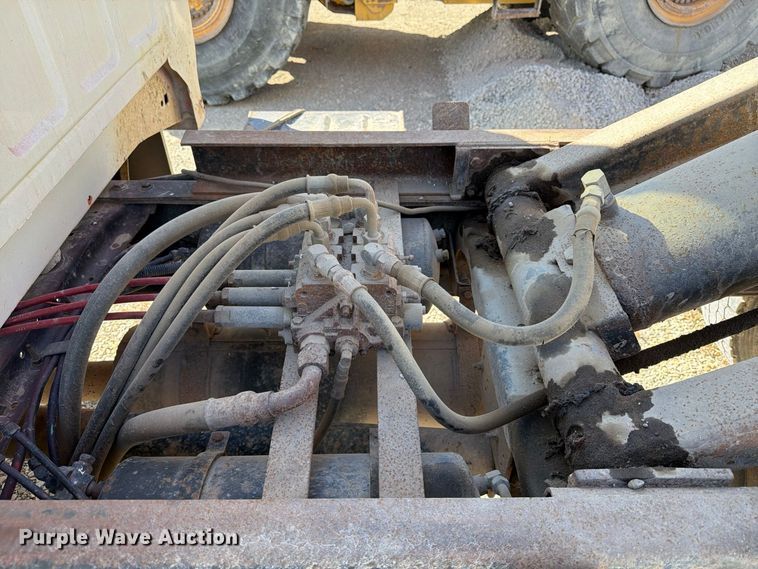 image for item EX1054 1995 Ford F800 dump truck