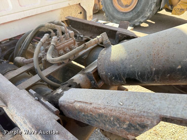 image for item EX1054 1995 Ford F800 dump truck