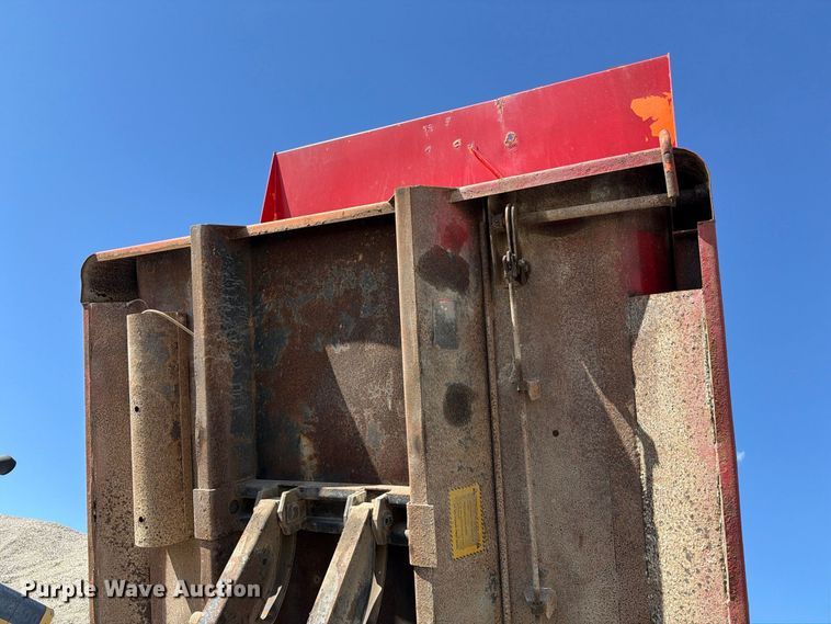 image for item EX1054 1995 Ford F800 dump truck