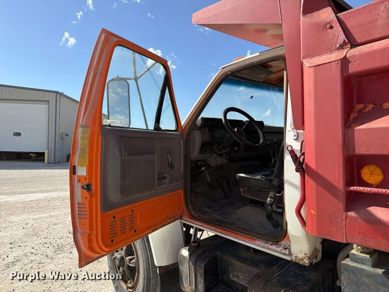image for item EX1054 1995 Ford F800 dump truck