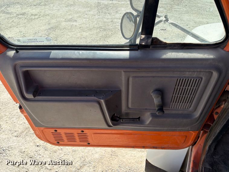 image for item EX1054 1995 Ford F800 dump truck