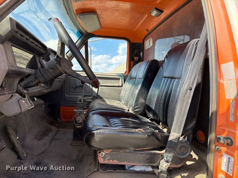 image for item EX1054 1995 Ford F800 dump truck