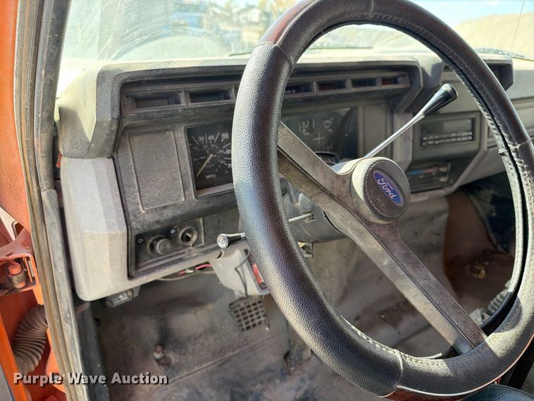 image for item EX1054 1995 Ford F800 dump truck