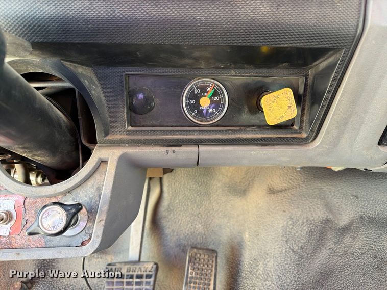image for item EX1054 1995 Ford F800 dump truck
