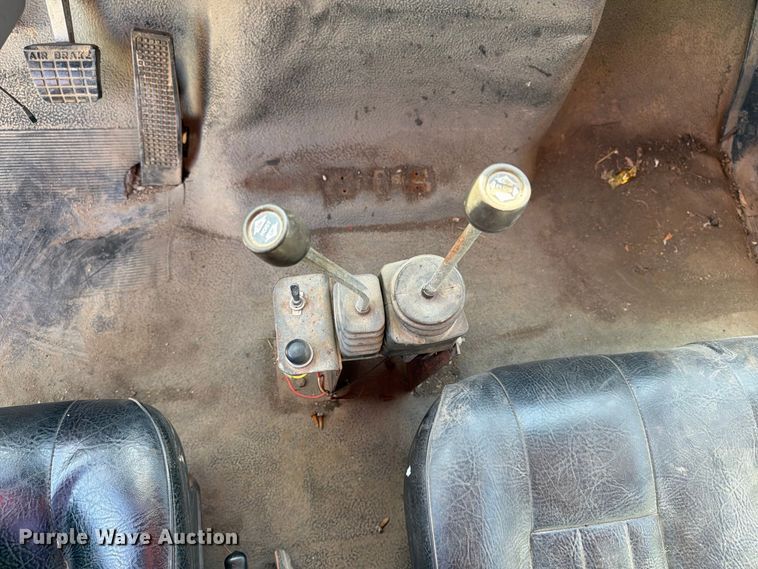 image for item EX1054 1995 Ford F800 dump truck