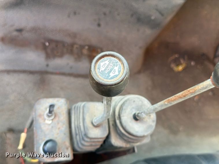 image for item EX1054 1995 Ford F800 dump truck