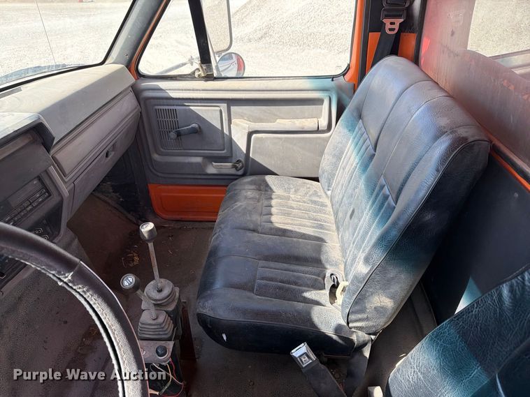image for item EX1054 1995 Ford F800 dump truck