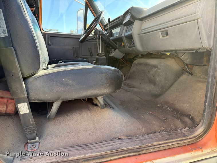 image for item EX1054 1995 Ford F800 dump truck