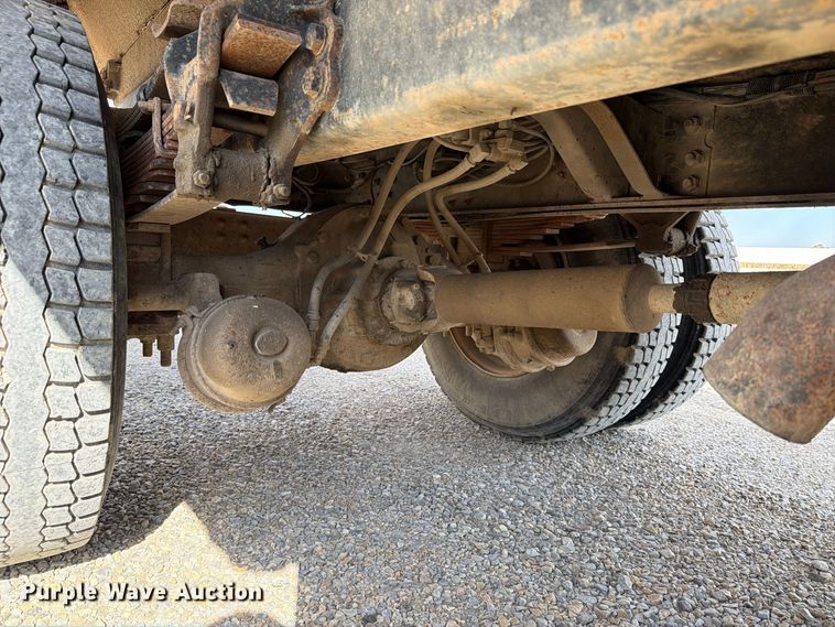 image for item EX1054 1995 Ford F800 dump truck
