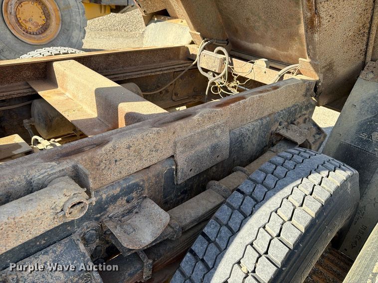 image for item EX1054 1995 Ford F800 dump truck