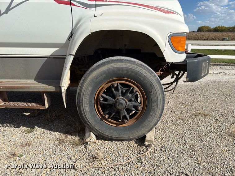 image for item EX1054 1995 Ford F800 dump truck