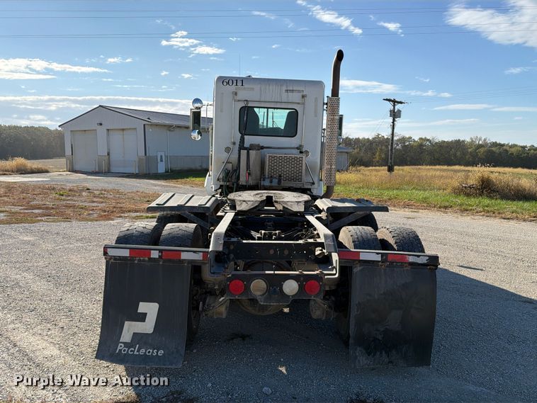 image for item EX1122 2020 Kenworth T800 semi truck