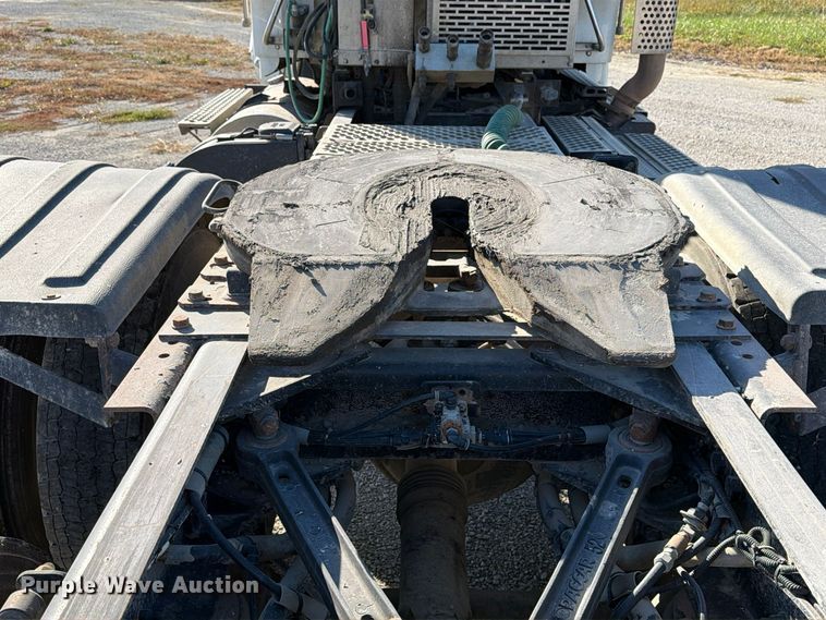image for item EX1122 2020 Kenworth T800 semi truck