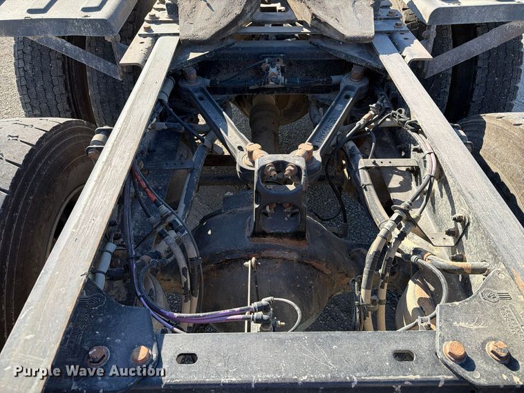 image for item EX1122 2020 Kenworth T800 semi truck