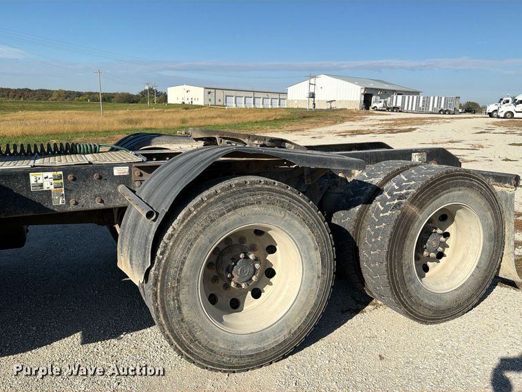 image for item EX1122 2020 Kenworth T800 semi truck
