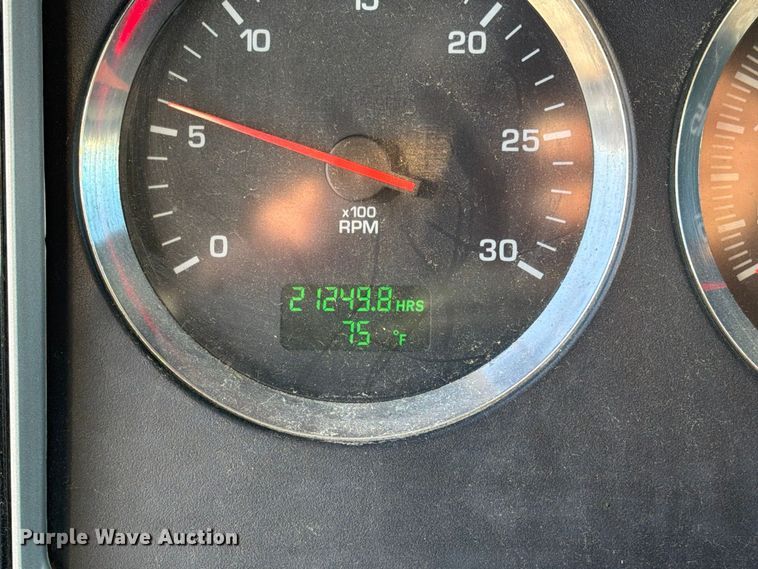 image for item EX1122 2020 Kenworth T800 semi truck