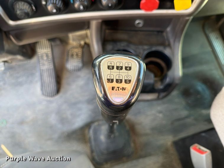 image for item EX1122 2020 Kenworth T800 semi truck
