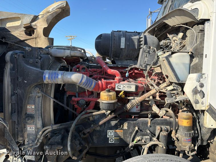 image for item EX1122 2020 Kenworth T800 semi truck