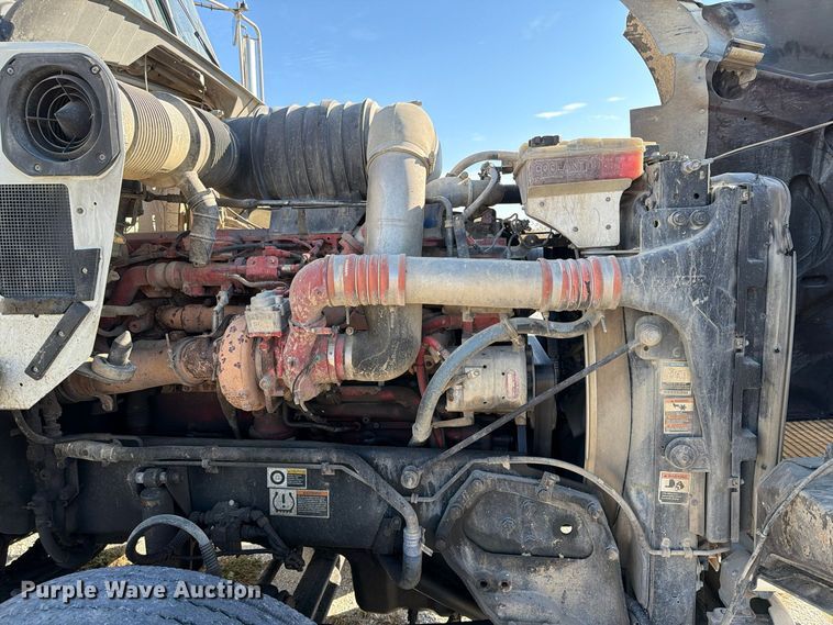 image for item EX1122 2020 Kenworth T800 semi truck