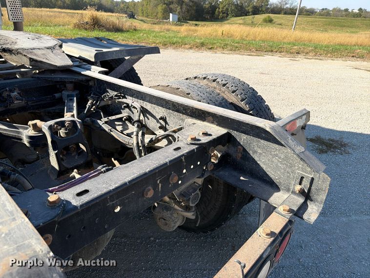 image for item EX1122 2020 Kenworth T800 semi truck