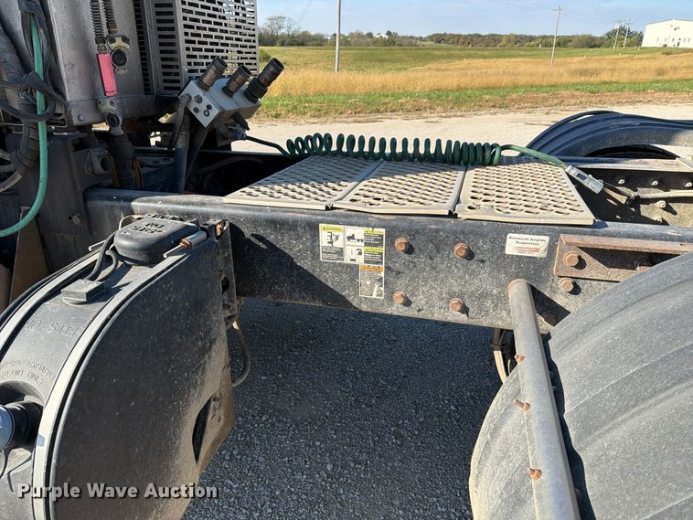 image for item EX1122 2020 Kenworth T800 semi truck
