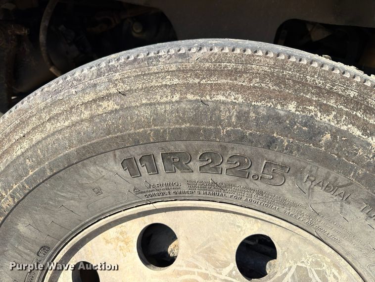 image for item EX1122 2020 Kenworth T800 semi truck