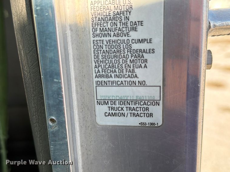 image for item EX1122 2020 Kenworth T800 semi truck