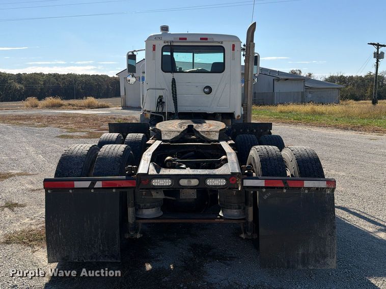 image for item EX1123 2016 Mack CXU613 semi truck