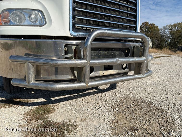 image for item EX1123 2016 Mack CXU613 semi truck