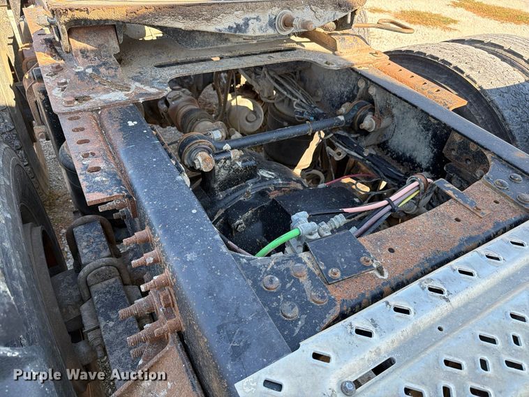 image for item EX1123 2016 Mack CXU613 semi truck