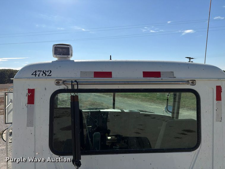 image for item EX1123 2016 Mack CXU613 semi truck
