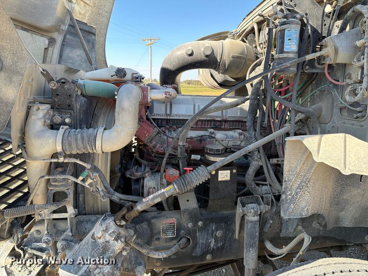 image for item EX1123 2016 Mack CXU613 semi truck