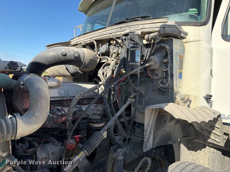 image for item EX1123 2016 Mack CXU613 semi truck