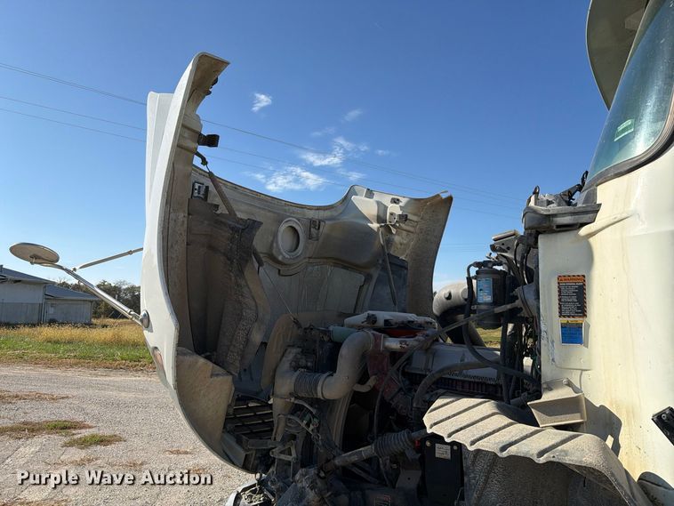 image for item EX1123 2016 Mack CXU613 semi truck