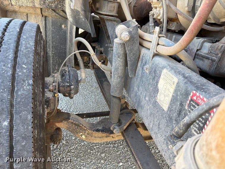 image for item EX1123 2016 Mack CXU613 semi truck