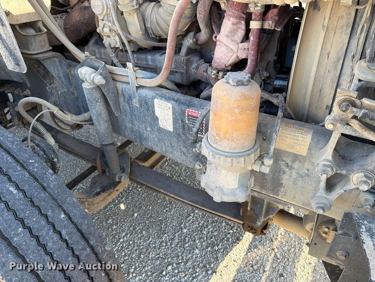 image for item EX1123 2016 Mack CXU613 semi truck