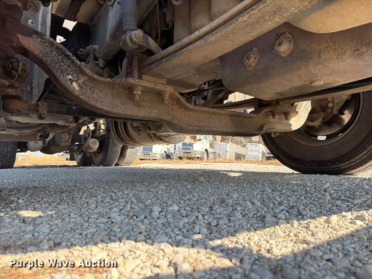 image for item EX1123 2016 Mack CXU613 semi truck