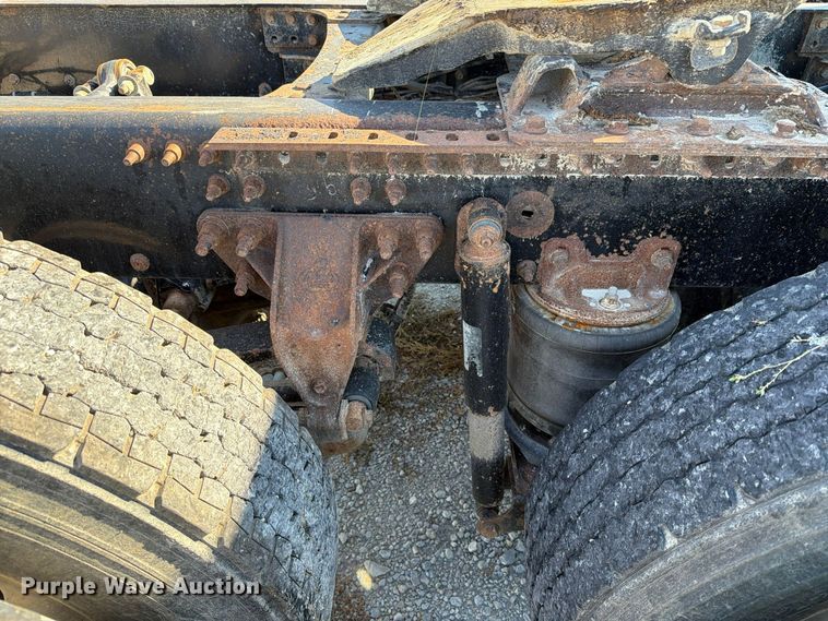 image for item EX1123 2016 Mack CXU613 semi truck