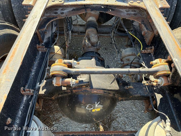 image for item EX1123 2016 Mack CXU613 semi truck